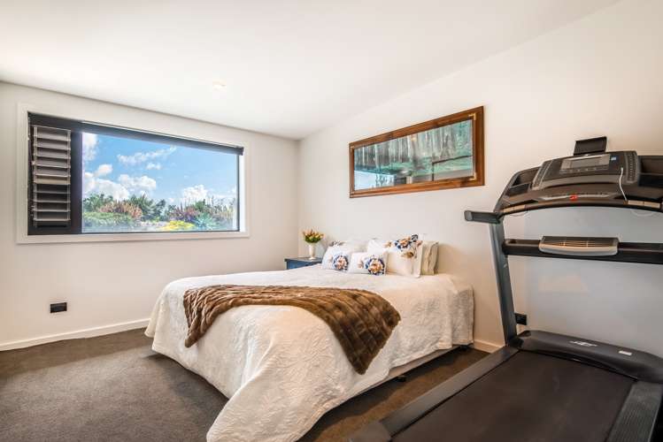 14 Tuparekura Road South Head_16