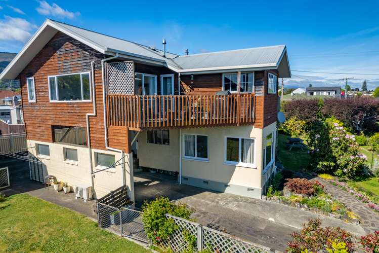 2 Fauchelle Avenue Richmond_18