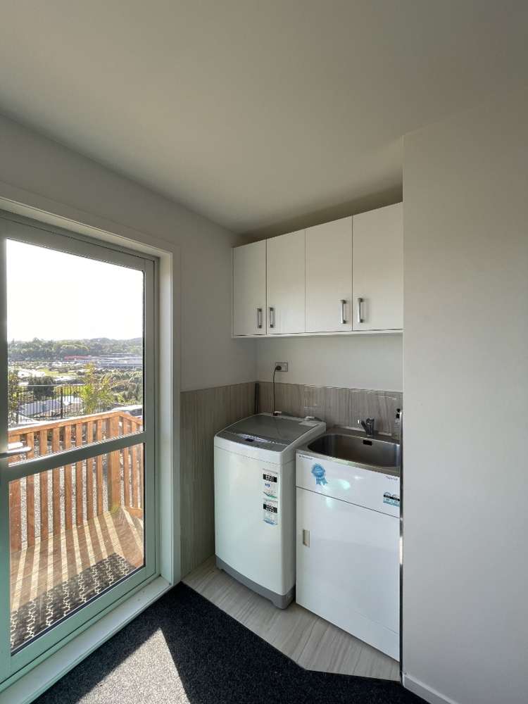 24 Gyle Place Pyes Pa_21