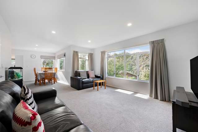 20 Longmont Terrace Churton Park_1