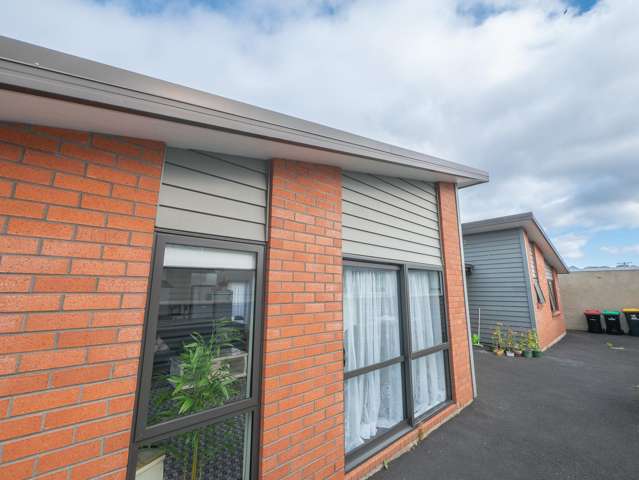 Modern & Spacious 3-Bedroom Brick Home For Rent