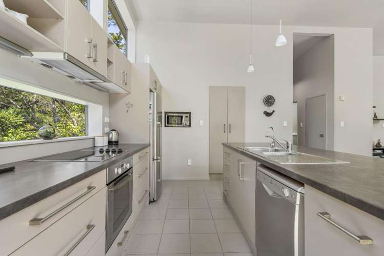 10 Beach Street Sandspit_15