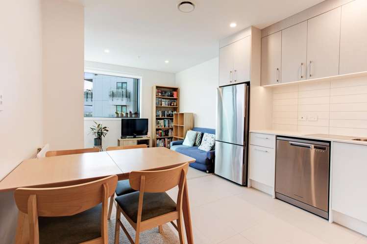 707/6 Waikumete Road Glen Eden_9