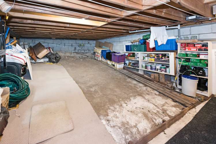 21 Seymour Road Mellons Bay_19