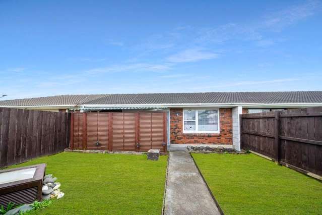 GOLDEN CIRCLE, PAPATOETOE – MUST SELL!