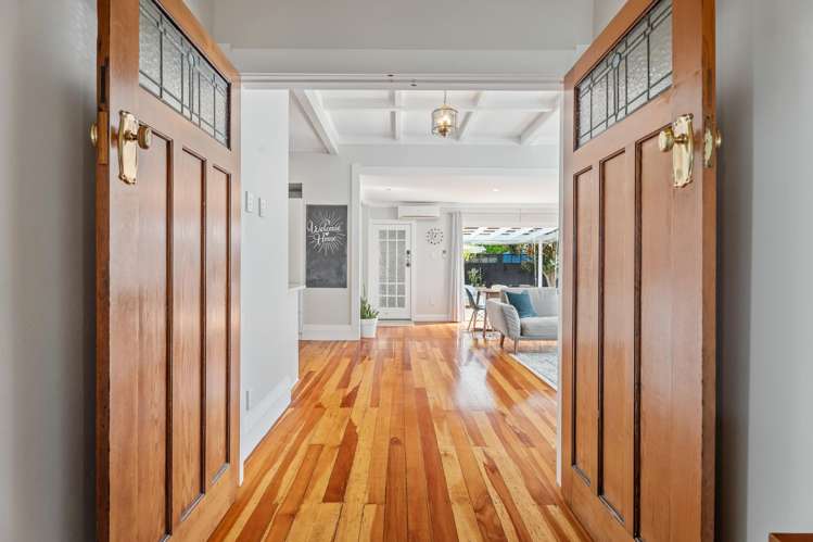 8 Epworth Avenue Royal Oak_12