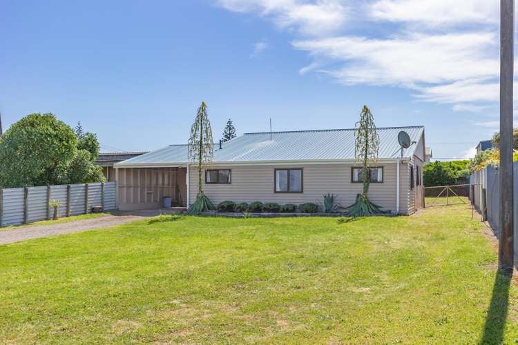 22 Rangitane Street Himatangi Beach_1