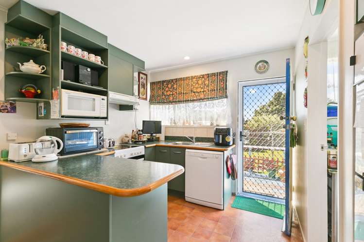 24 Turriff Crescent Tawa_4