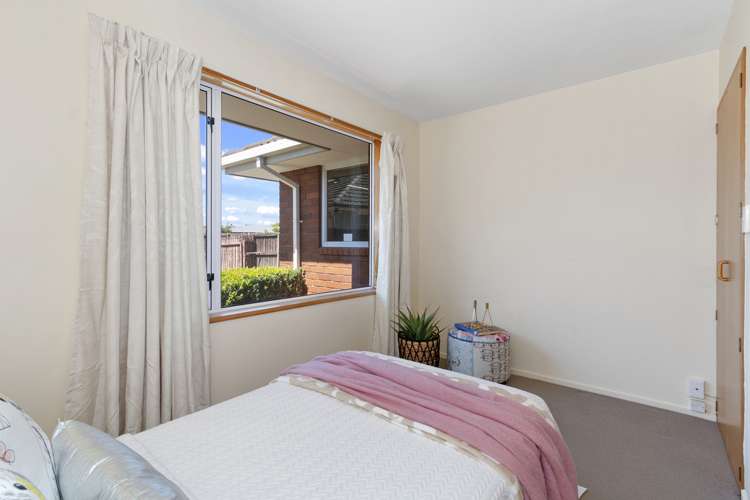 2/12 Barclay Place Burwood_8