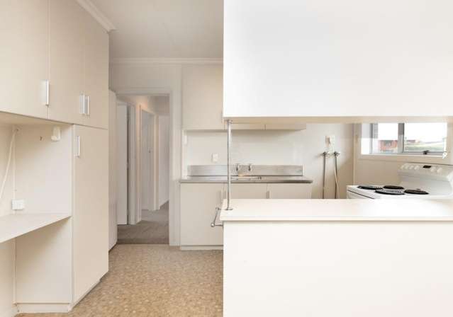 2/12 Newbourne Crescent Redwoodtown_3