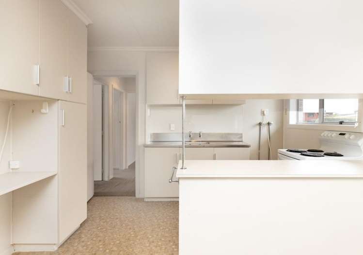 2/12 Newbourne Crescent Redwoodtown_3