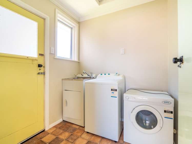 9 Columba Avenue Calton Hill_13