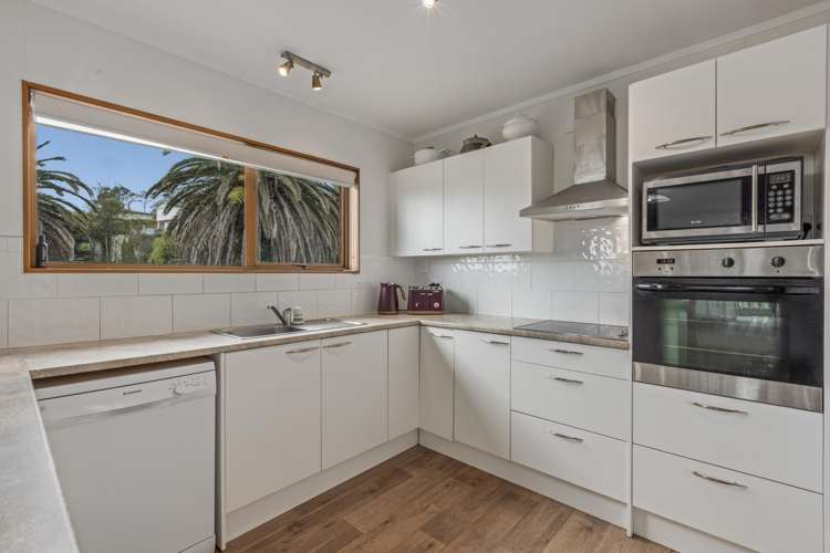 2/12 Surville Place Mairangi Bay_8