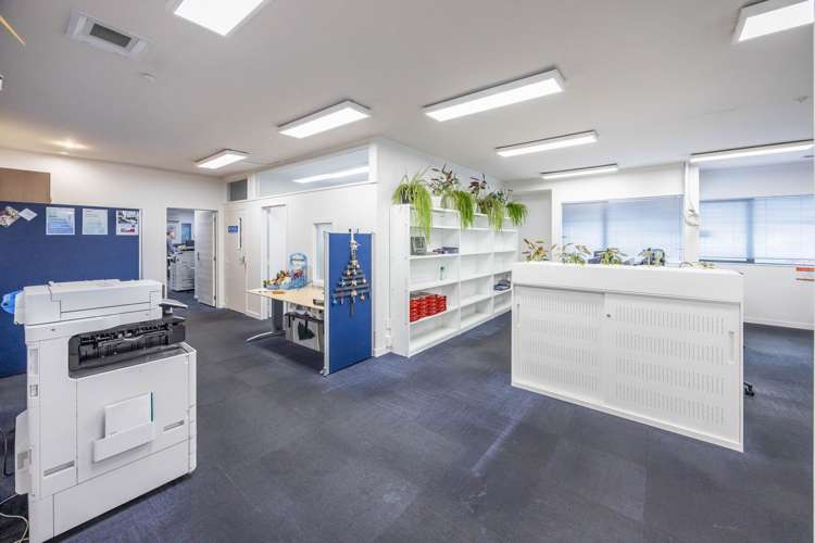 Unit 1-2/11 Clifton Road Hamilton Central_13