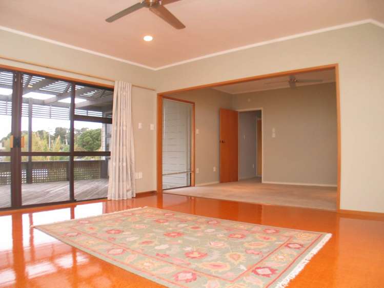 27 Cliff Road Torbay_9