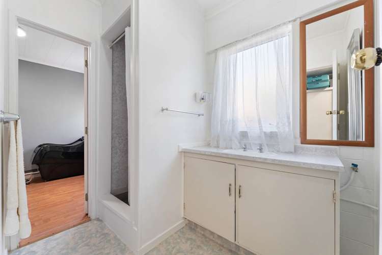 84 Gossamer Drive Pakuranga Heights_23