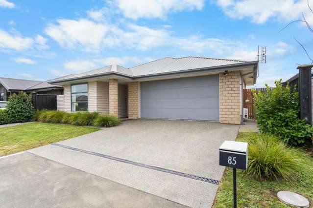 Affordable, Low Maintenance and Vacant!