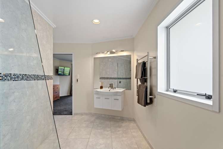 1484 Egmont Road Egmont Village_21