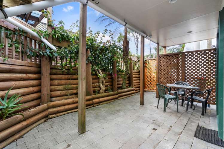 2/14 White Swan Road Mt Roskill_17