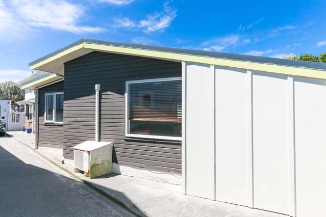 2/10 Lyall Parade Lyall Bay_4