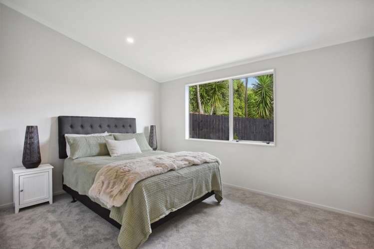 36 Sun Valley Hatfields Beach_16