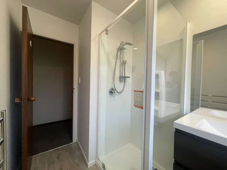 1/47a Memorial Avenue Ilam_10