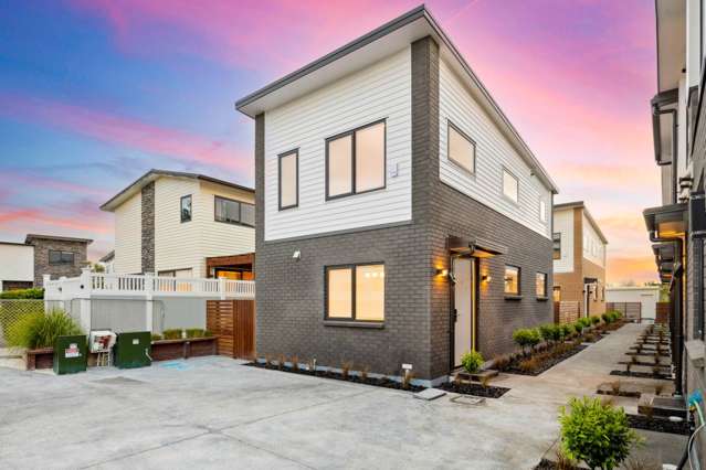 AFFORDABLE LUXURY IN PLUM LOCATION