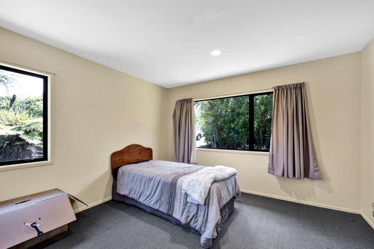 1955 Egmont Road Kaimiro_10