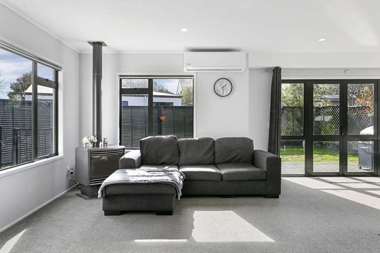 7 Abbey Way Rangatira Park_1