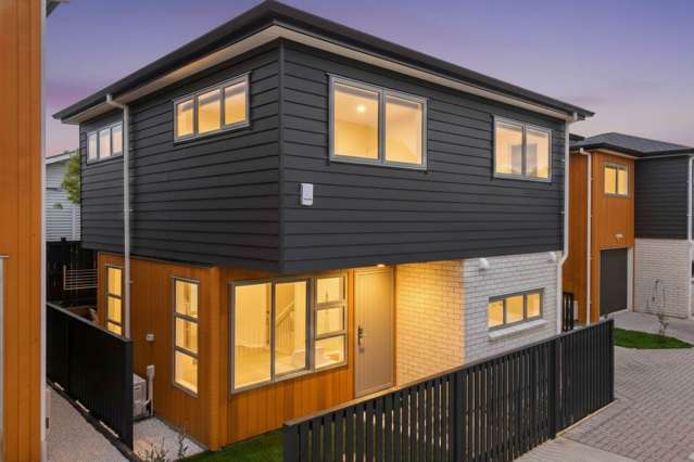 4 bed 3 bath+ separate office!