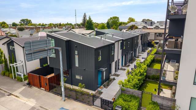 Contemporary Living Near the CBD & Stadium