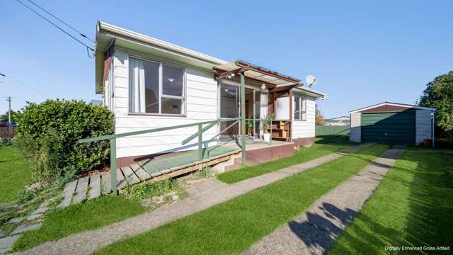 Sunny, Easycare, walking distance to amenities