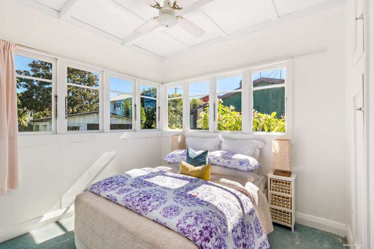 14 Sulphur Beach Road Northcote Point_10