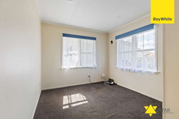116 Golf Road New Lynn_11