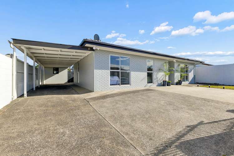 22 Chelburn Crescent Mangere East_14