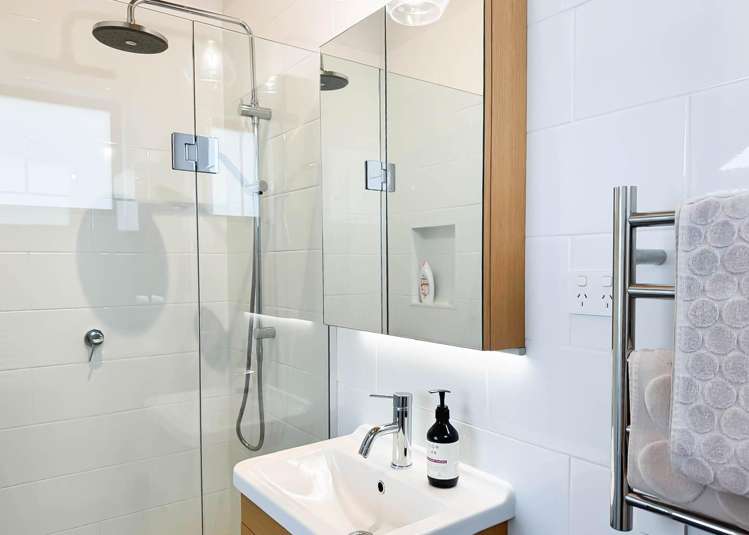 3/2 Mahana Place Raglan_13