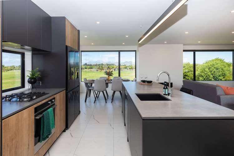 18 Kingsbridge Drive Burwood_5