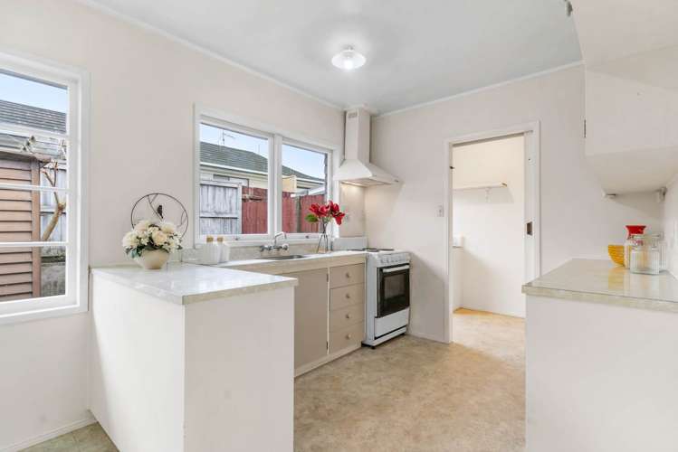 2/135 Glenmore Road Sunnyhills_12