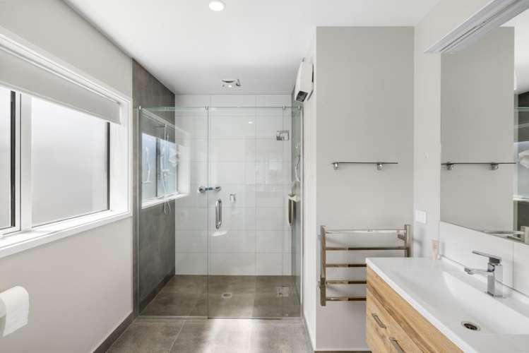 70 Awataha Crescent Pyes Pa_14