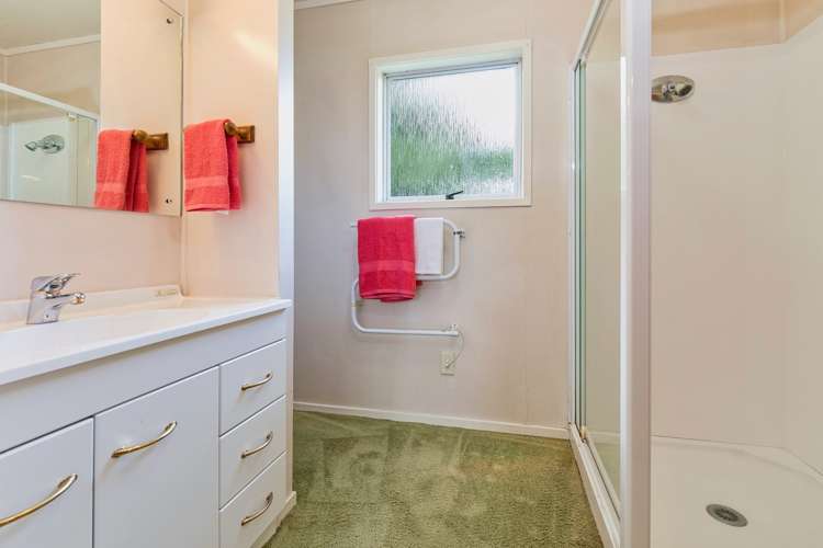 10 Seakens Way Glen Eden_17