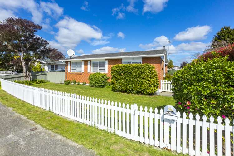 1/9 Denver Grove Totara Park_1