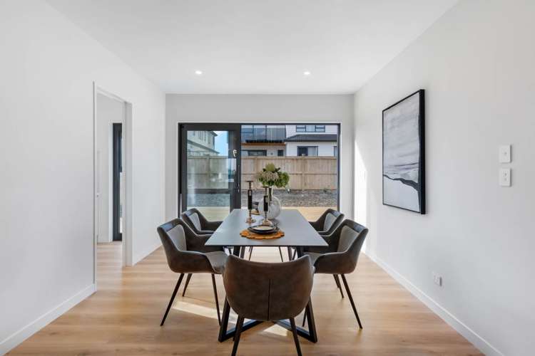 12 Mill Hill Close Flat Bush_19