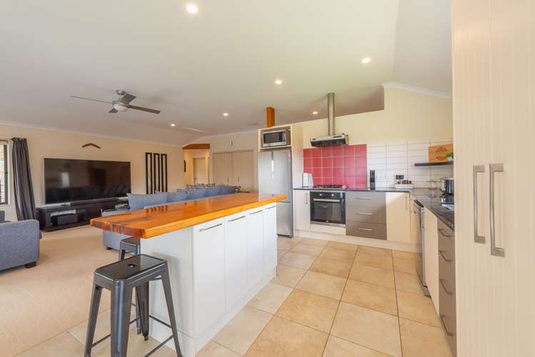 2 Raabia Close Parakai_25