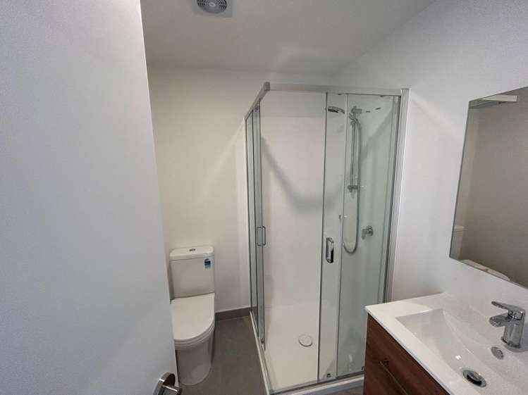 B/1 Frank Grey Place 10057_7