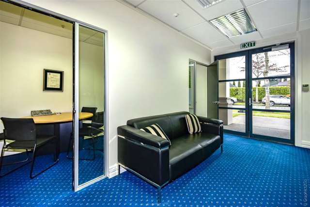 160A Hussey Road Northwood_4