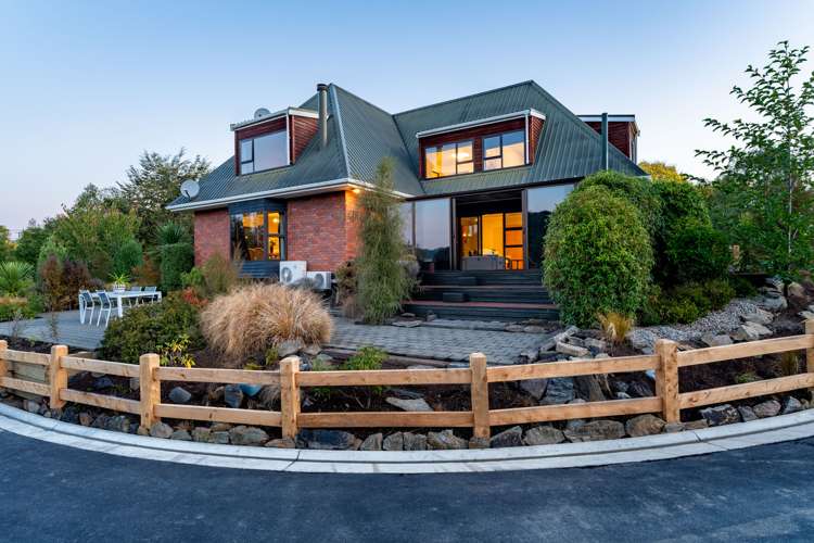 16 Freyberg Road Fairfield_43