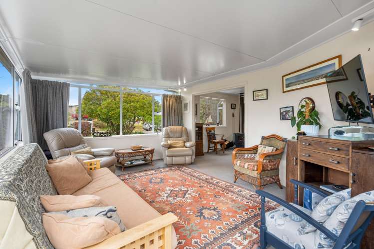 20 Kerr Street Karitane_11