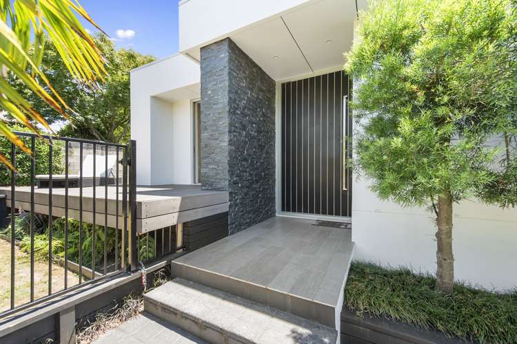 133 Lake Crescent Hamilton Lake_20