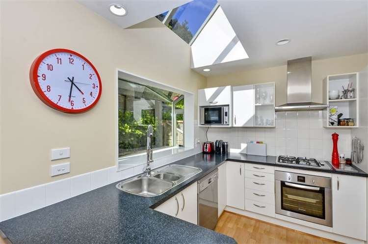 2/33 Pluto Place Beach Haven_4