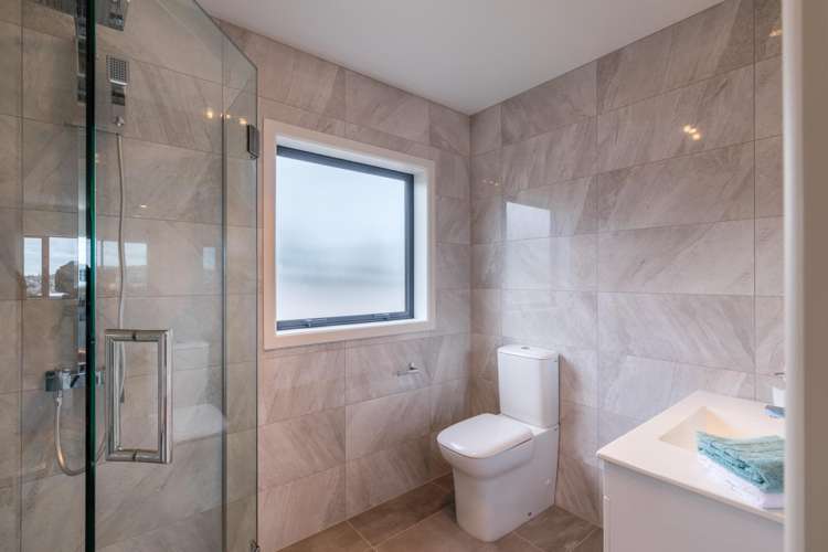 9 Netherlands Avenue Kelston_16